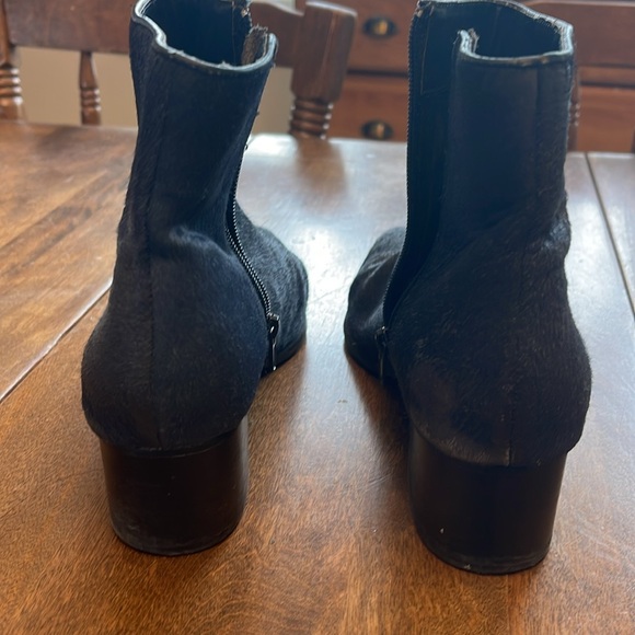 Urban Outfitters 2” blue fake cowhide ankle boots - Picture 3 of 9